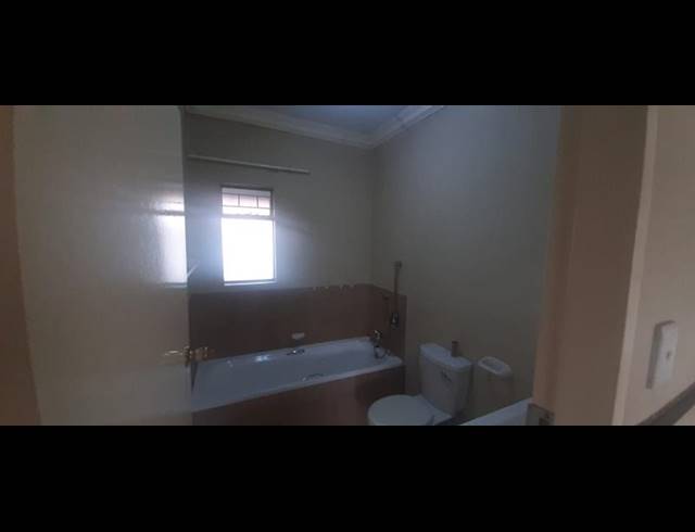 2 BEDROOM PROPERTY TO RENT IN DALPARK EXT 1